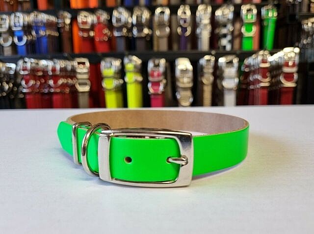 Straight Leather Dog Collar - Fluorescent Green